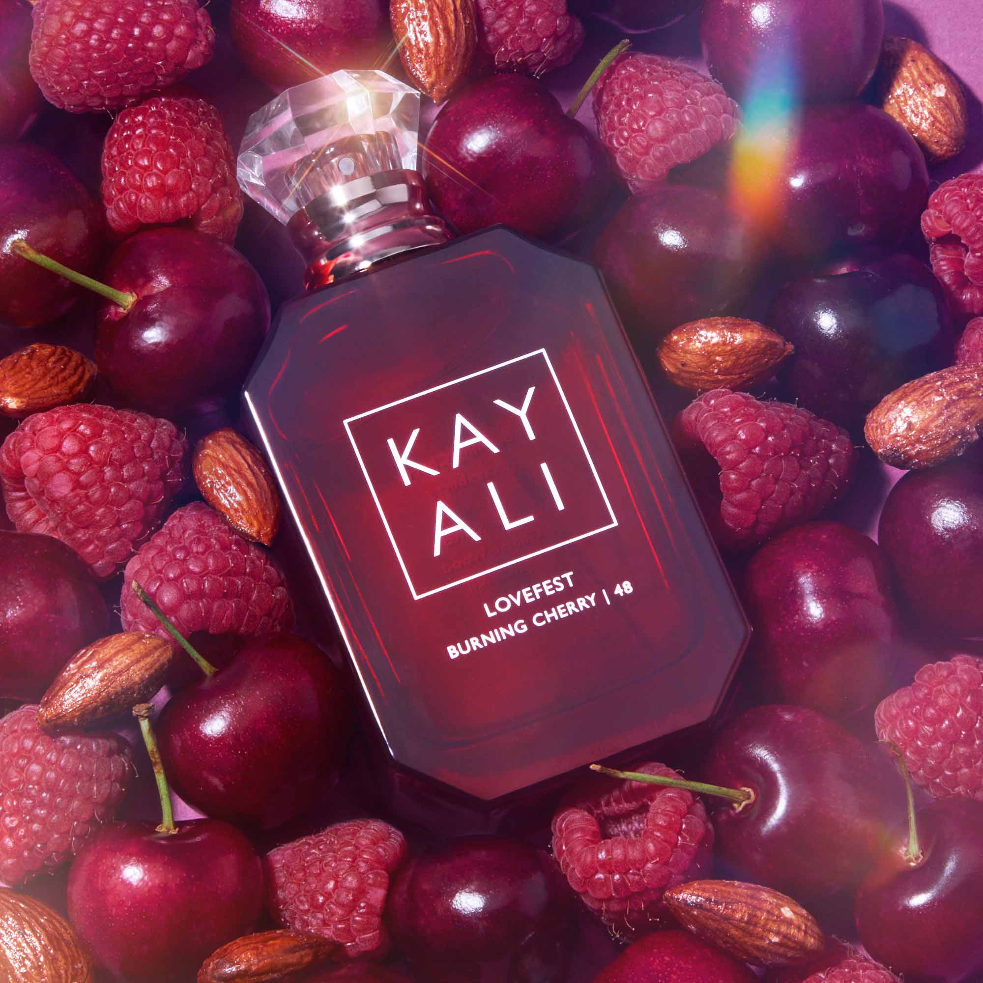 KAYALI Lovefest Burning Cherry 48 frasco rojo
